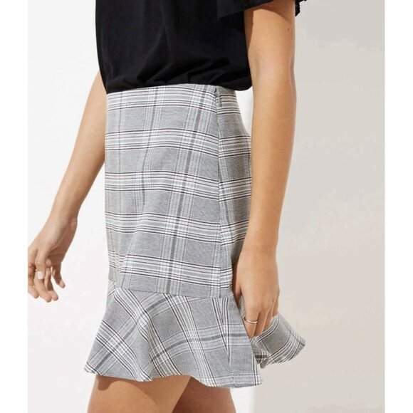 LOFT Skirt Womens 12 Gray Plaid Ruffle Hem Mini Academia Preppy Normcore Boho - Picture 4 of 8